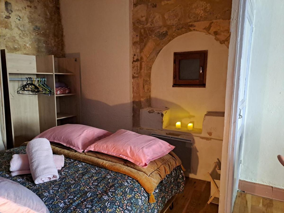 Pink Lady Apartment แบร์เฌอรัก ภายนอก รูปภาพ